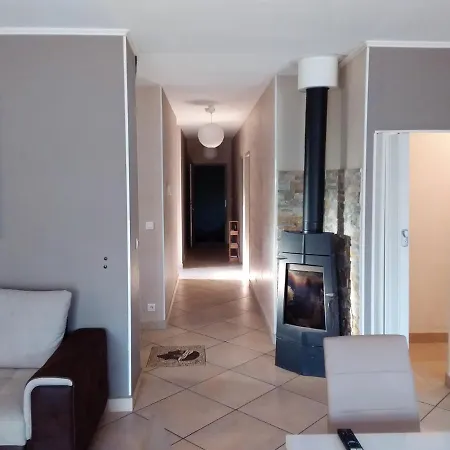 Prázdninový dům Maison De 3 Chambres A A 800 M De La Plage Avec Jardin Clos Et Wifi *